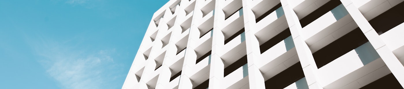 Tracking buildings